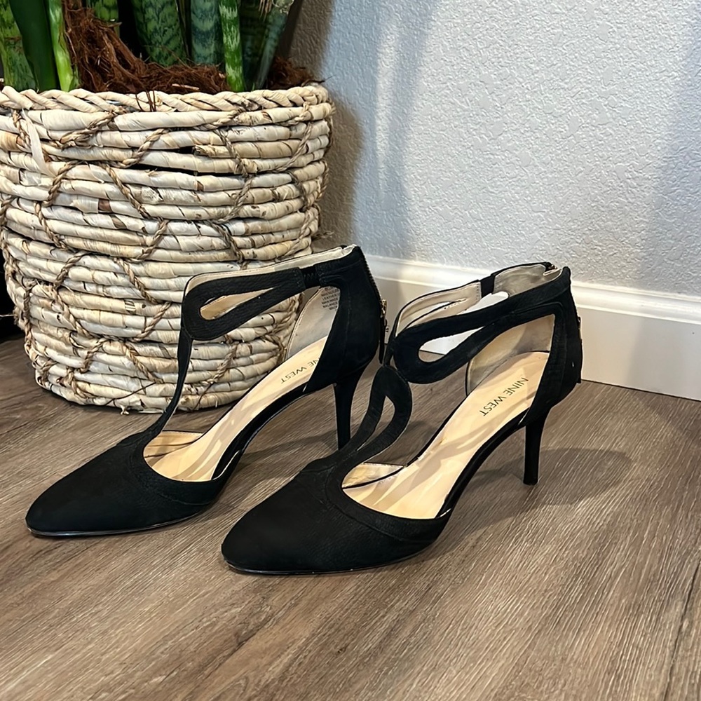 Nine West T-strap pump